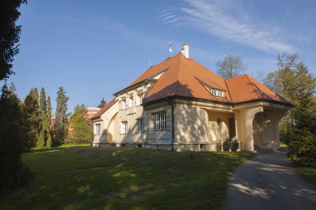 Vila Haj Usov Exterior photo